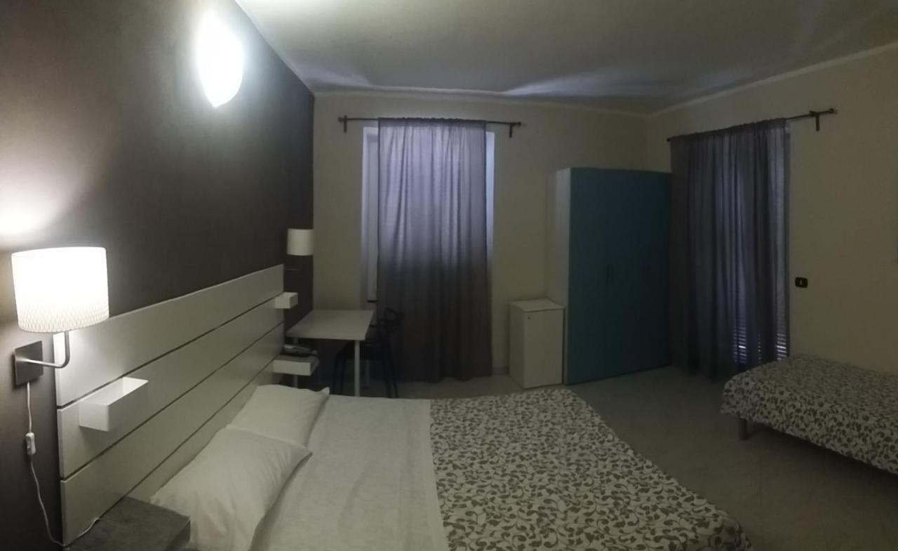 Hotel Malibu Споторно Екстериор снимка