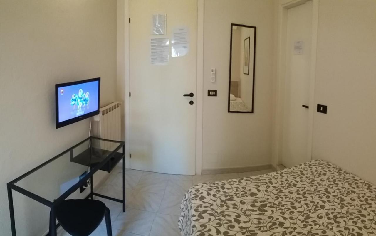 Hotel Malibu Споторно Екстериор снимка