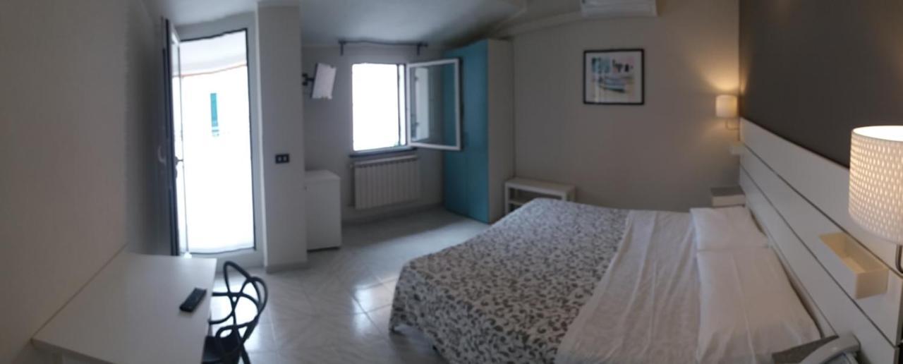 Hotel Malibu Споторно Екстериор снимка