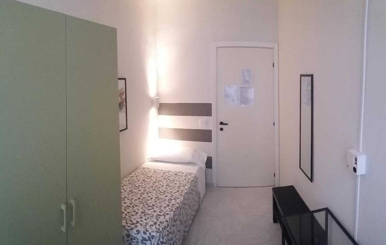 Hotel Malibu Споторно Екстериор снимка