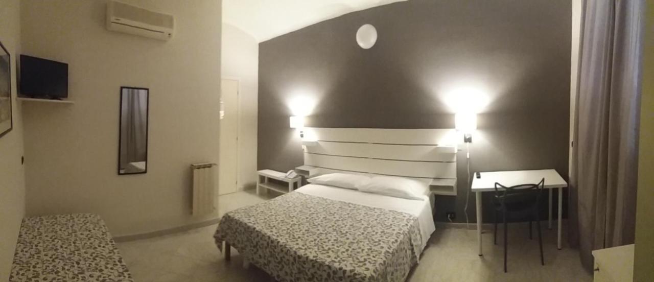 Hotel Malibu Споторно Екстериор снимка