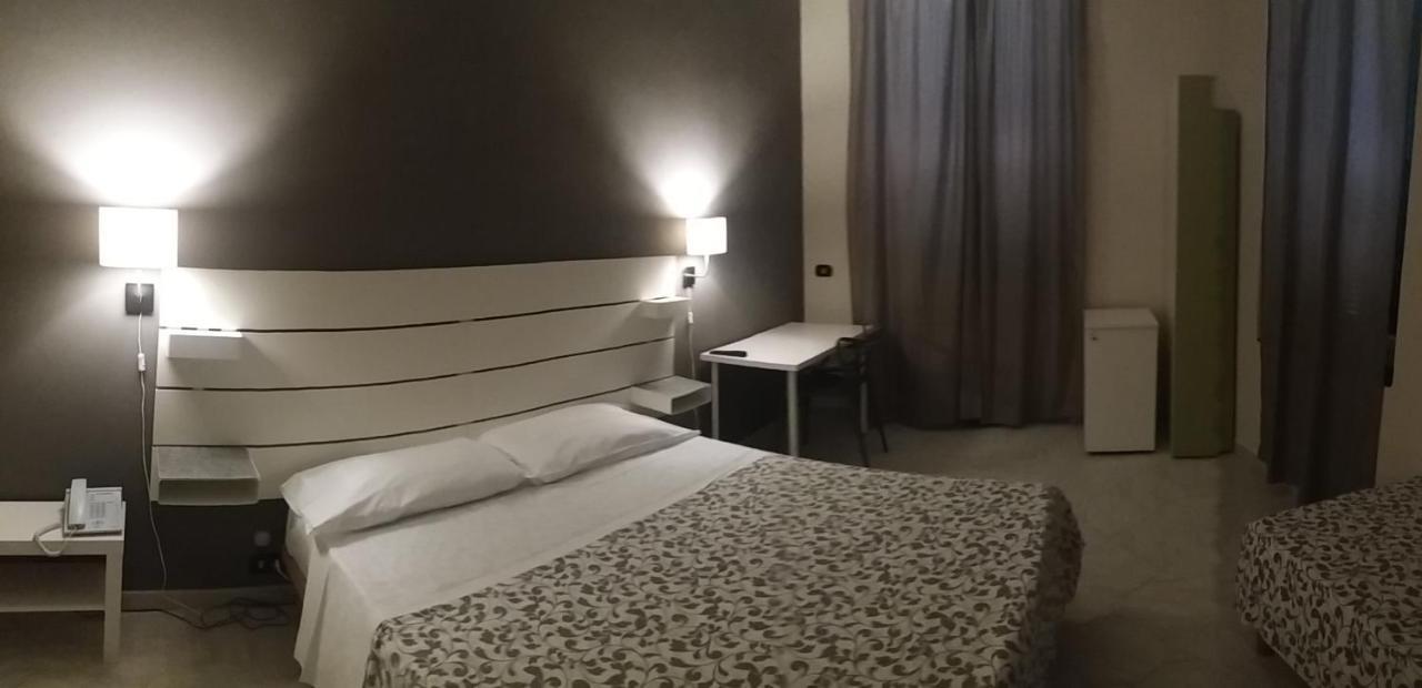 Hotel Malibu Споторно Екстериор снимка