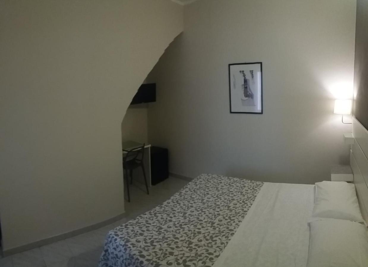 Hotel Malibu Споторно Екстериор снимка