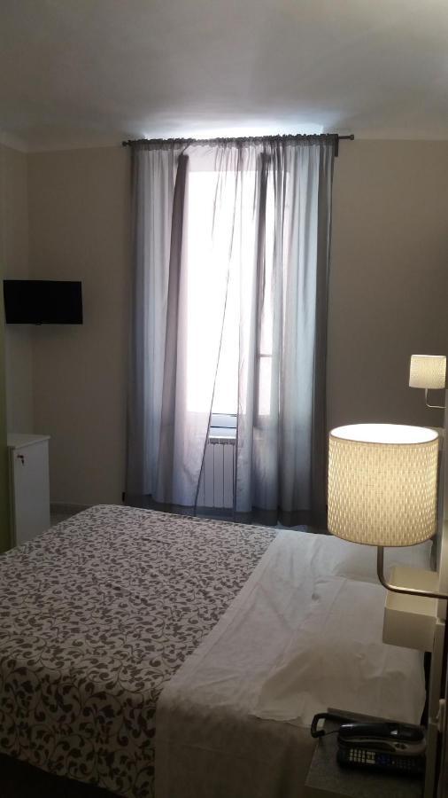 Hotel Malibu Споторно Екстериор снимка