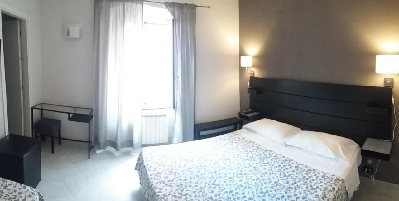 Hotel Malibu Споторно Екстериор снимка